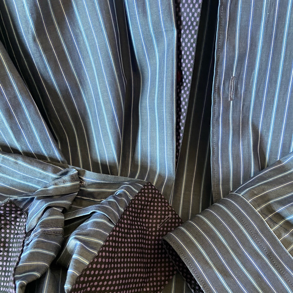 Men’s dress shirt. Size XL nice casual dress shirt, with the perfect details.